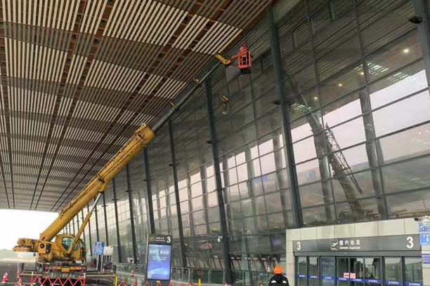 揭西玻璃幕墙维护和保养